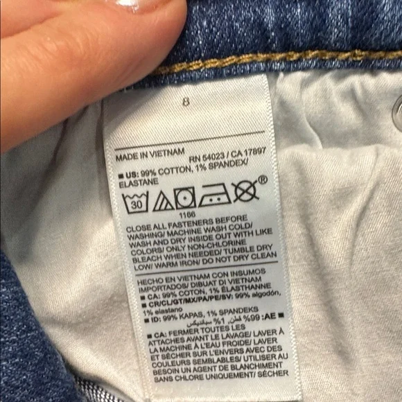 Old Navy Mid Rise Boyfriend Jeans Raw Hem Size 8 - Picture 4 of 6